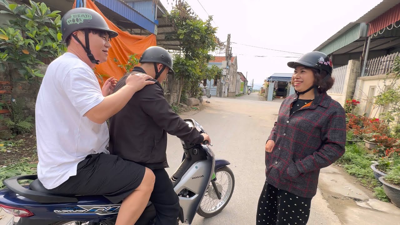 Anh Soo Dẫn Cả Nhà Đi Mua Quần Áo Cho Các Cháu.