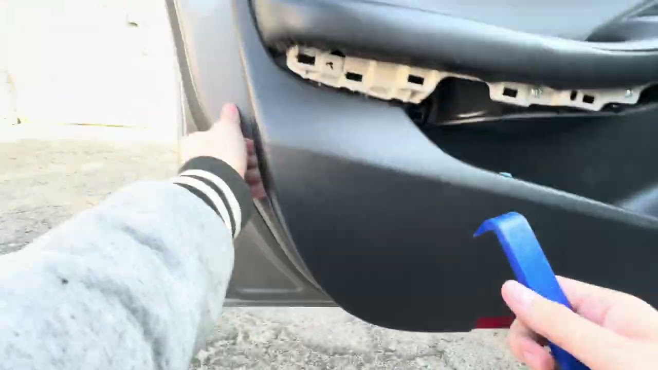 How to remove door panel Infinity QX30