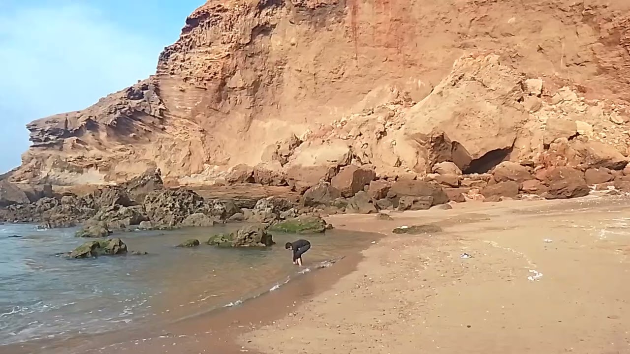 أجيو نكتشفو وحد البحر فمدنة سلا اسمو بوشوك