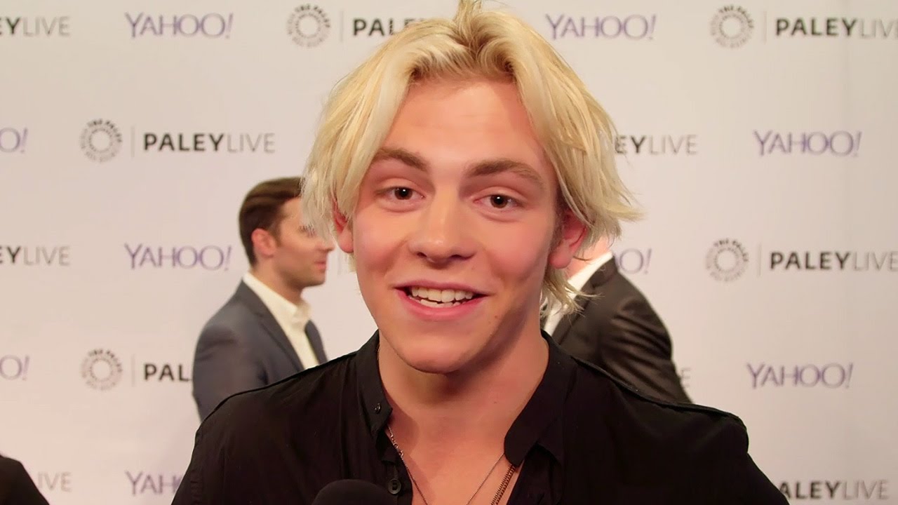 Ross Lynch Flirting Strategies! Austin & Ally Paley Interview