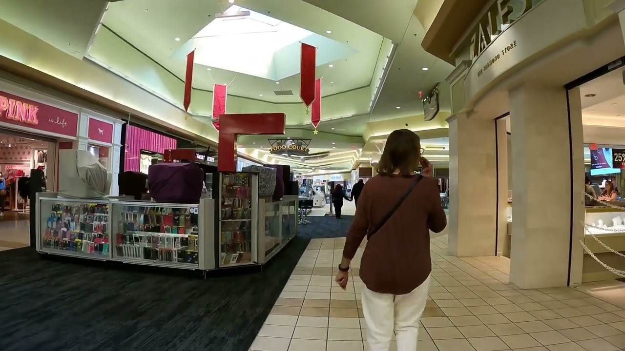Louisville shopping mall 4K