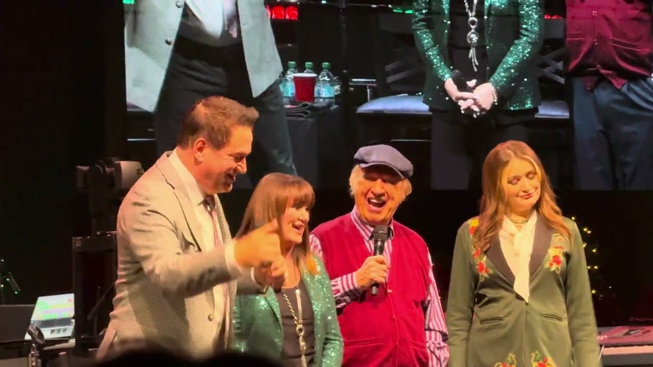 The Hoppers on the Bill Gaither & The Gaither Vocal Band All Is Bright Christmas Tour / 12.05.2024
