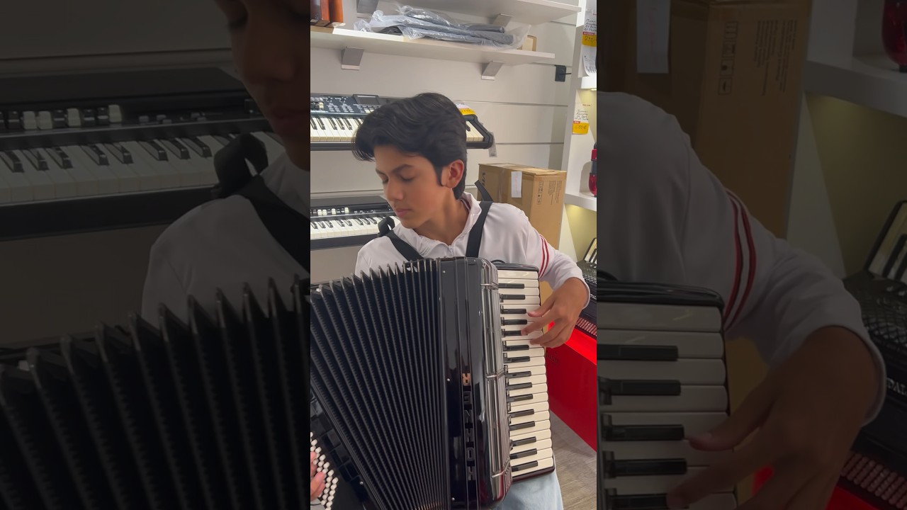 ,,Gar Zulfe Purayshanat“❤️✨ i hope you like it🙏🏽 #afghanmusic #accordeon #like #ahmadzahir