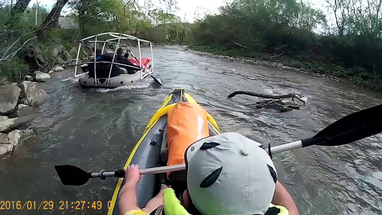 intex explorer kayak 2 .
