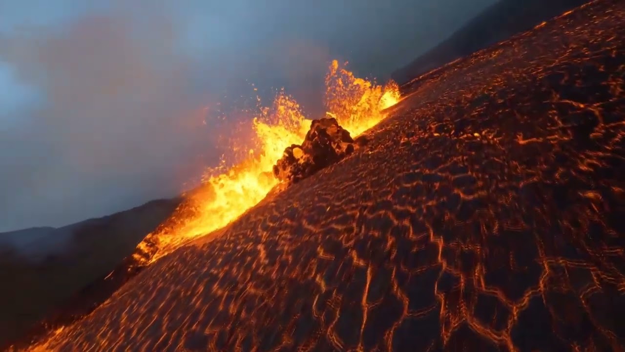 CinematicMusicVolcanic Drone Footage with DREAMSCAPIST & Isak Finnbogason Icelandic Eruptions#6 2024