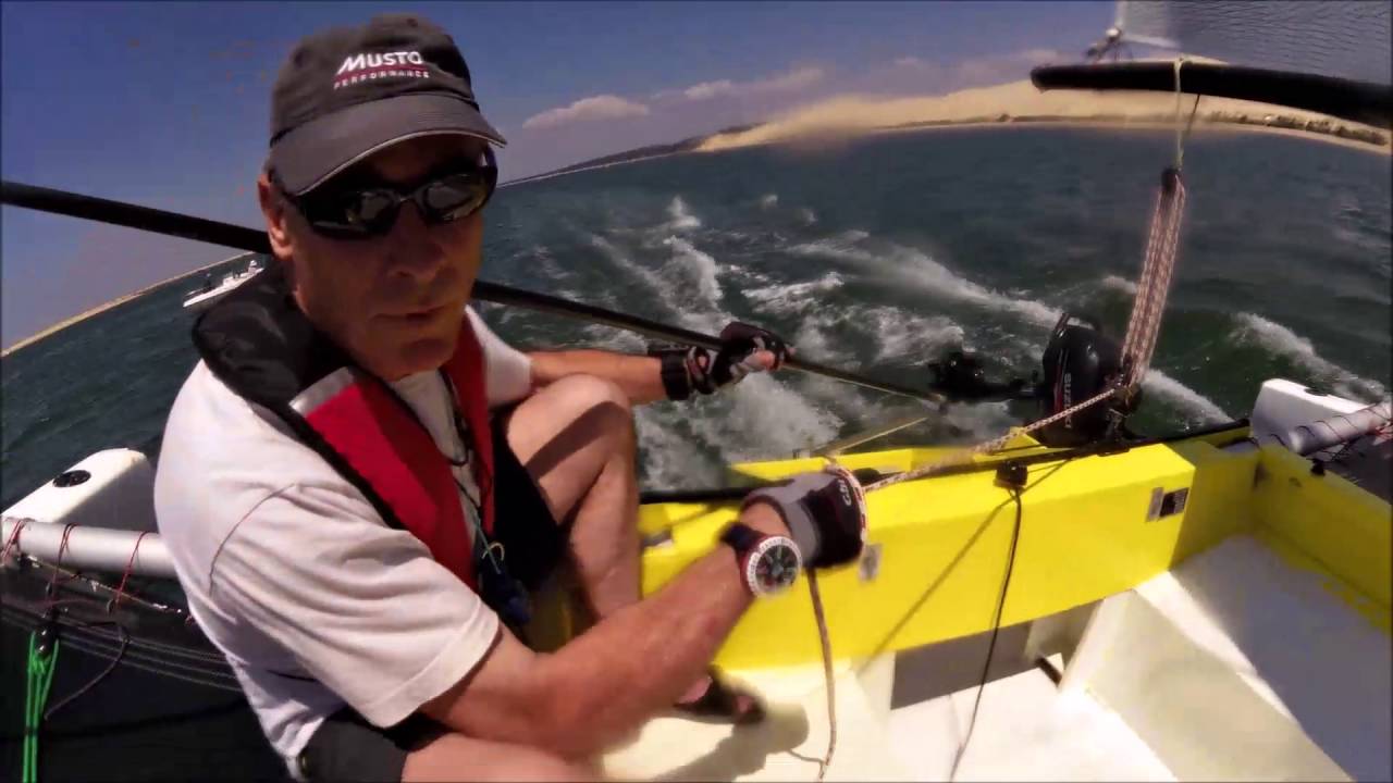 Strike 20 trimaran at speed