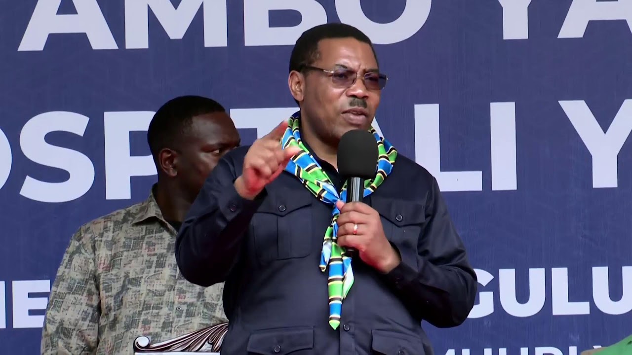 WAZIRI MKUU ANAKAGUA JENGO LA OXYGEN