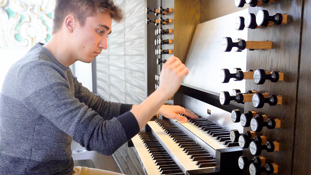 A Joyful GLOCKENSPIEL-Improvisation on the KUHN-ORGAN - Paul Fey - Jesuitenkirche Heidelberg