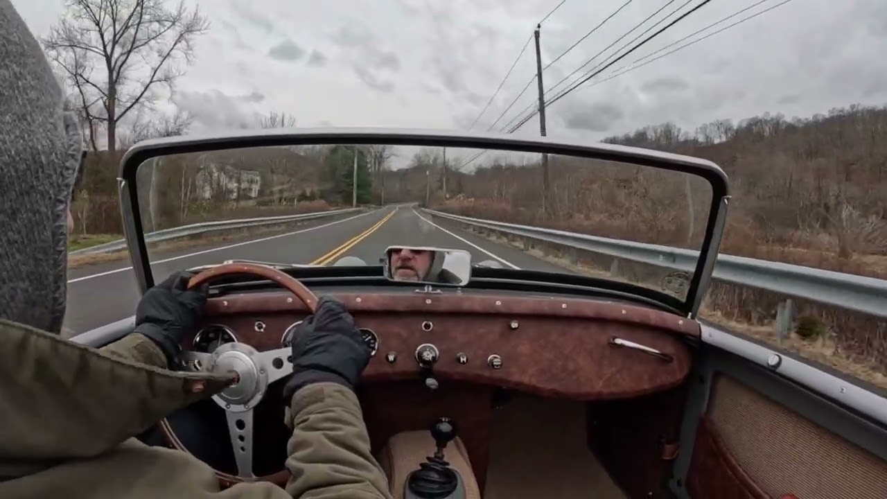 Управляйте этим Austin Healey Bugeye Sprite, модернизированным до совершенства...
