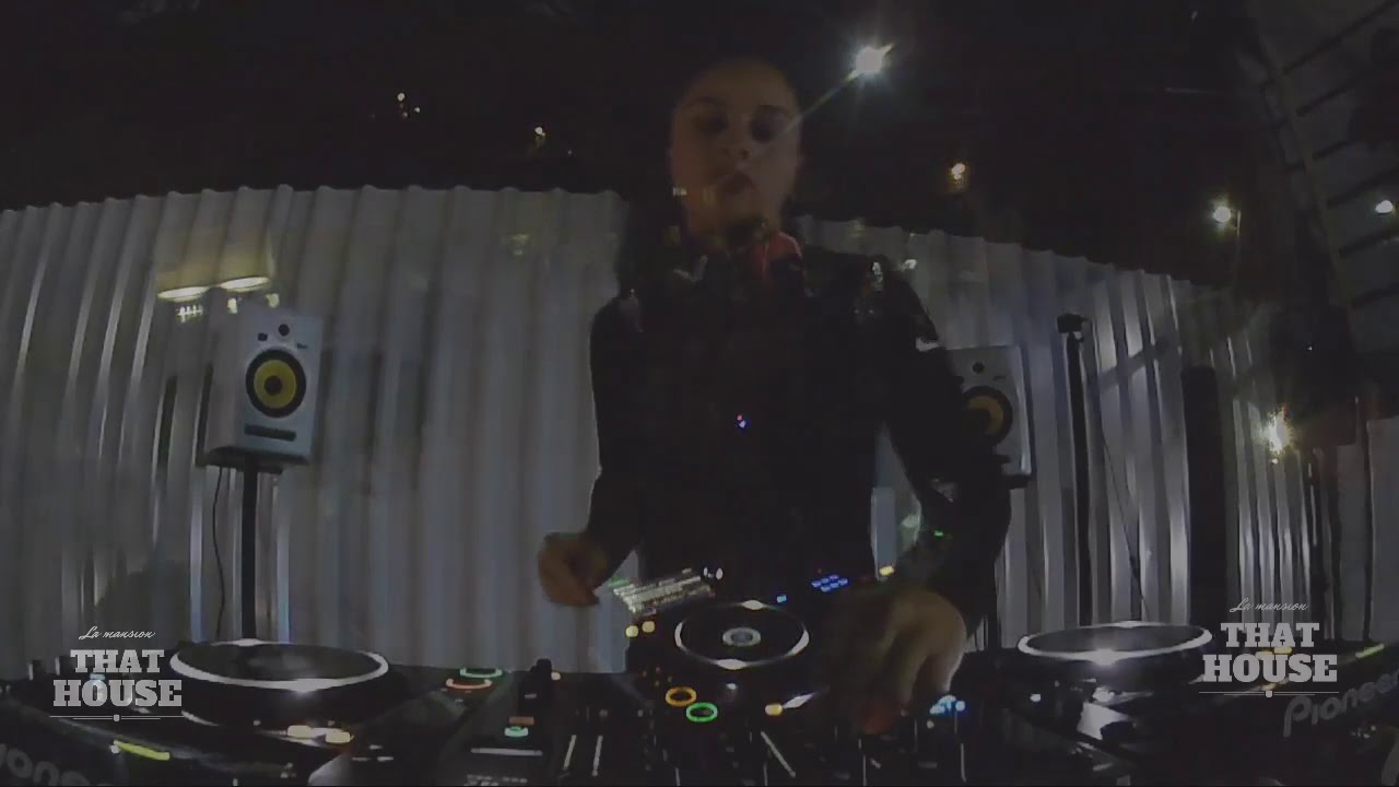 MARISOL GRAJALES BY DEEP IN SPACE // THAT HOUSE