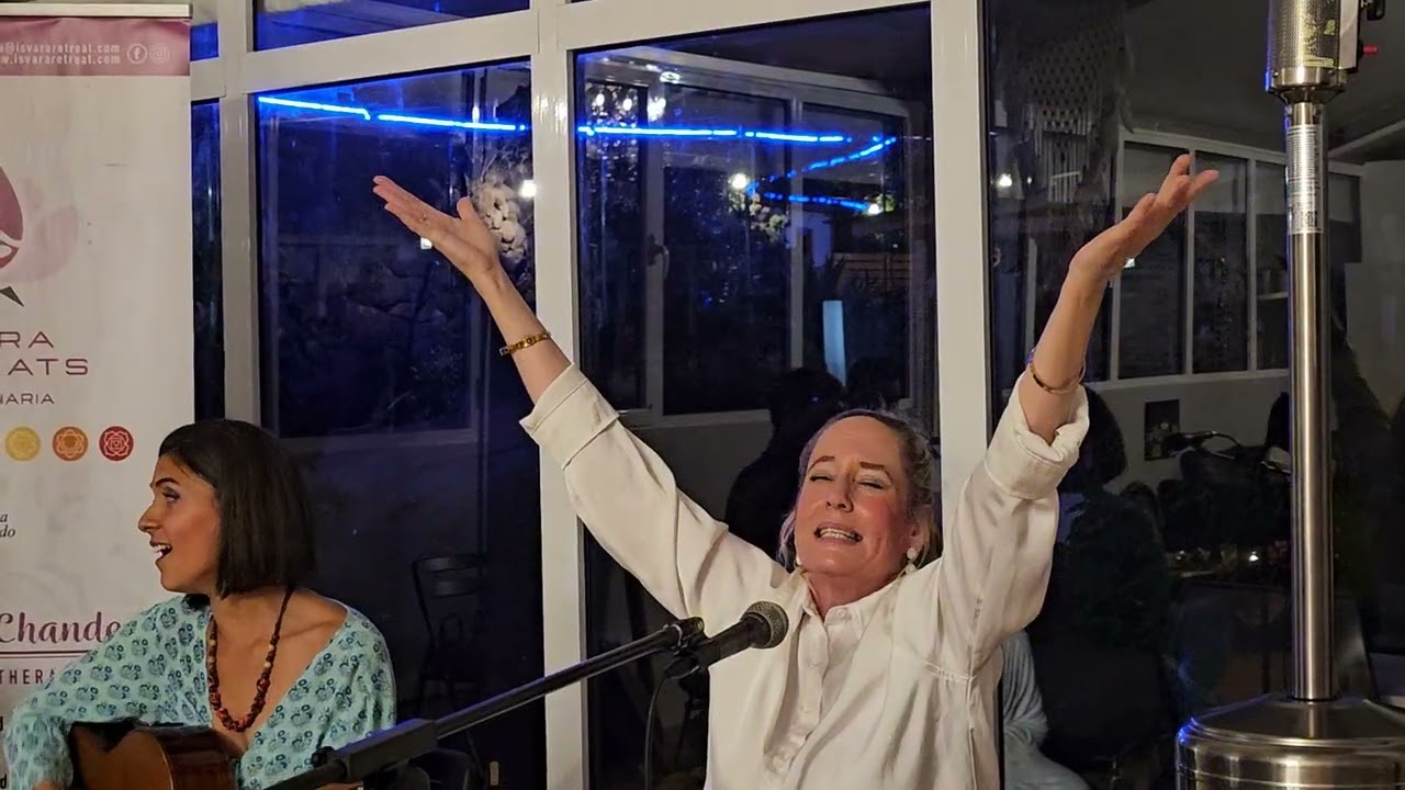 Hare Krishna mantra kirtan with Sita