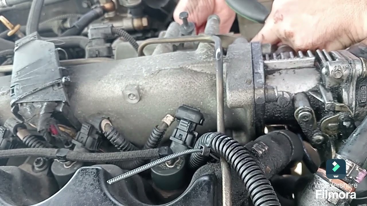 Alfa Romeo 156 1.9 JTD: Система рециркуляции выхлопных газов (EGR) part 1