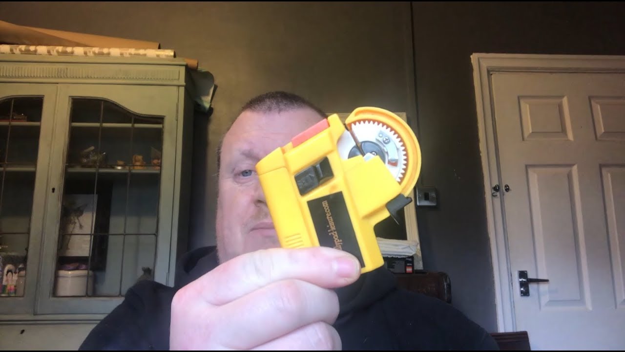 Electronic Hook Tyer