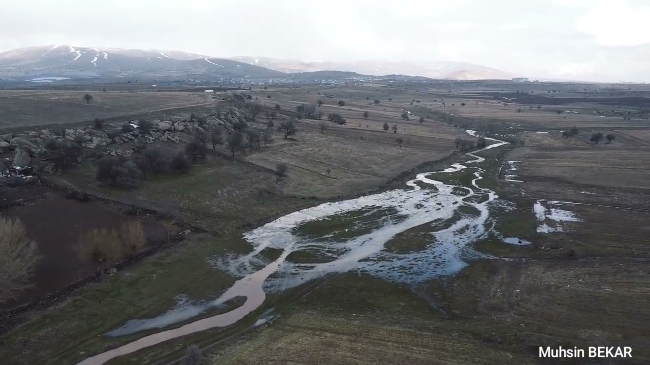 Sakaltutan Köyü Mağazanın önü 