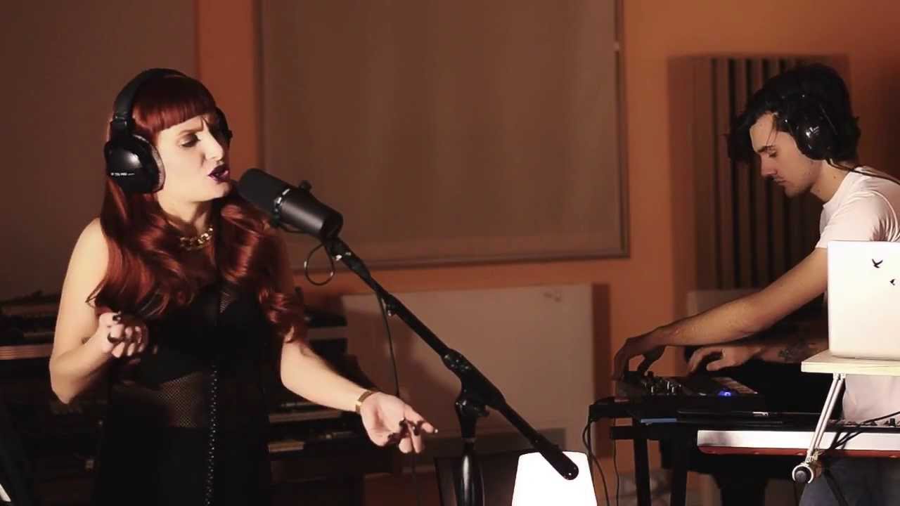 Greta Gray - Live from Bluefemme [#2/3] - What Is Love With Mr. Vain (cover)