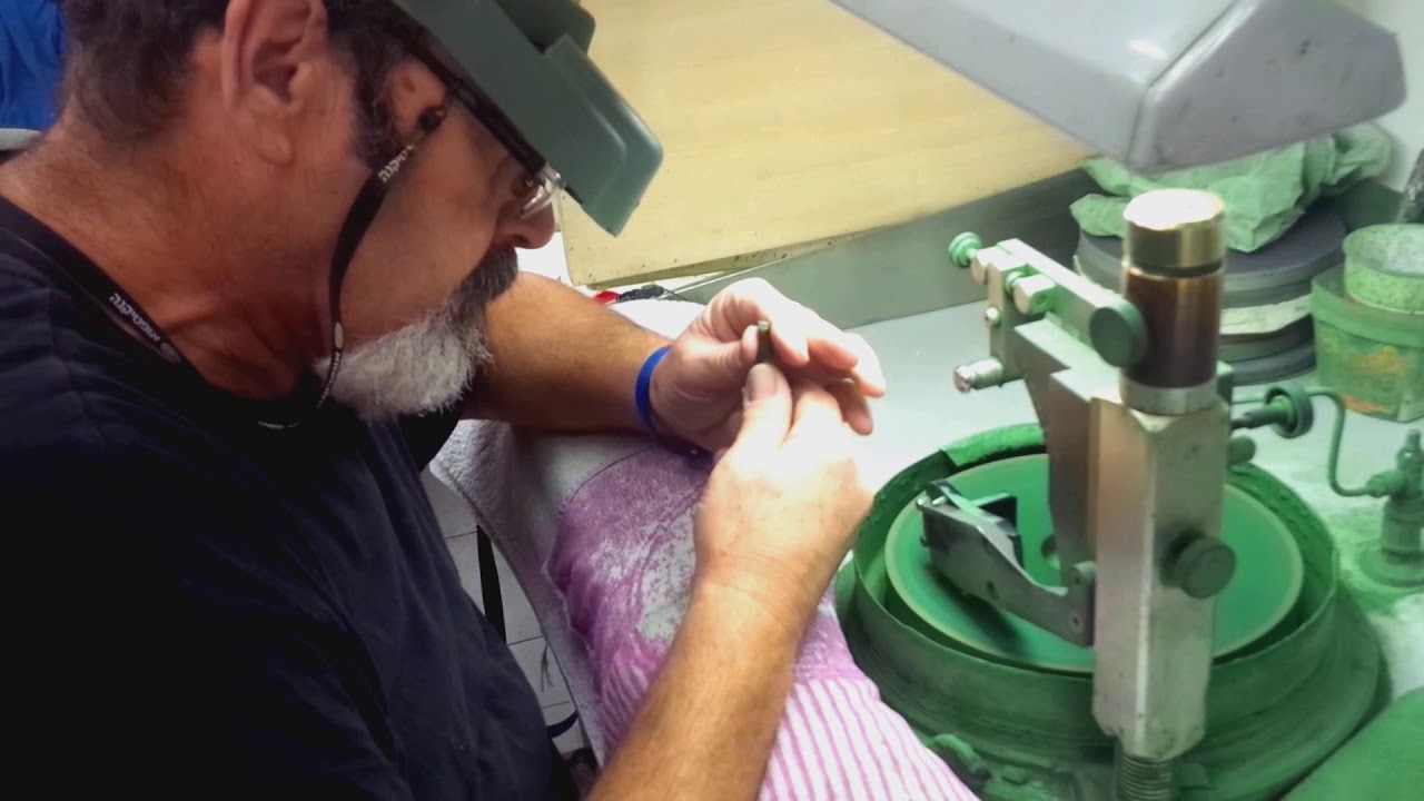 A cutting factory in Israel - Gemstone Cutting