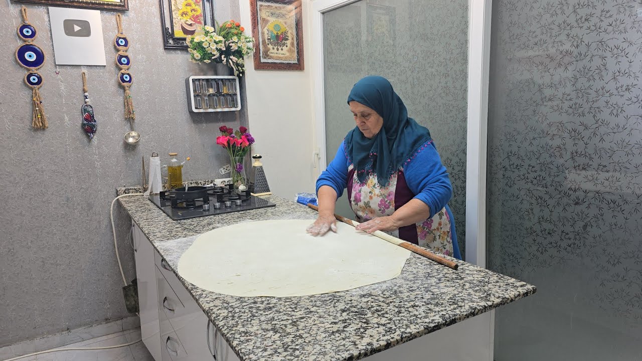 BAKLAVA HAMURU TARİFİ BAKLAVA HAMURU NASIL YOĞURULUR #baklava #baklavahamuru 