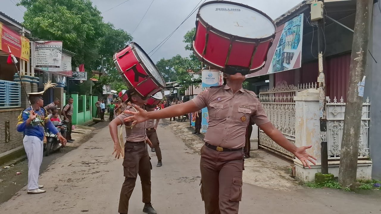 Drumband SUPM di Pawai Taaruf Madin Assalam Kasepuhan