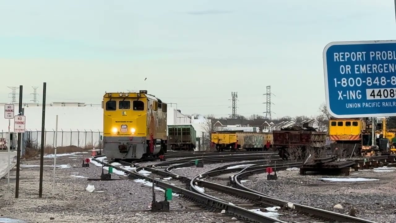 MOW switching in the coach yard 