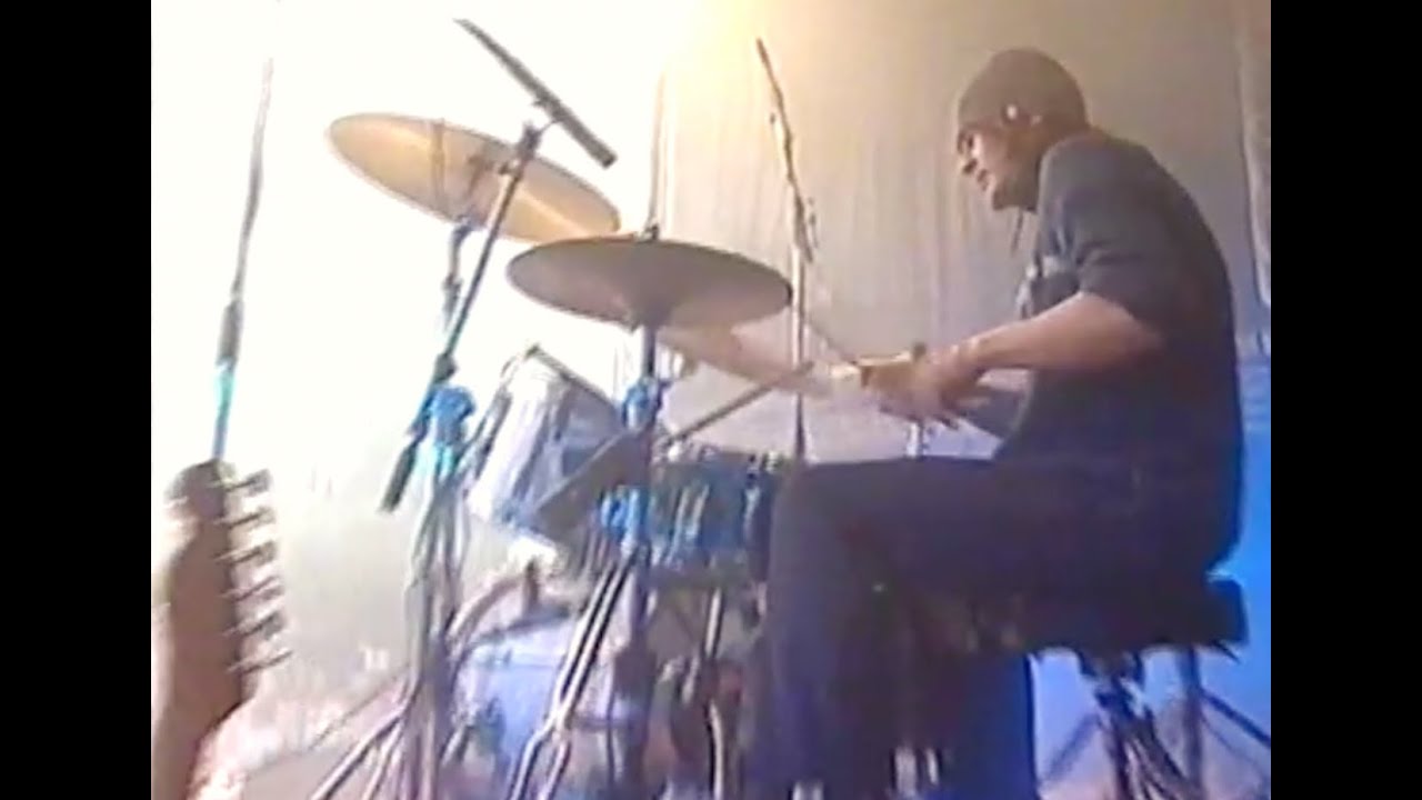 Kaivarin kes&auml;konsertti 6, 2004 -live, Helsinki: Nelj&auml; Ruusua (Vhs-rip, mono)