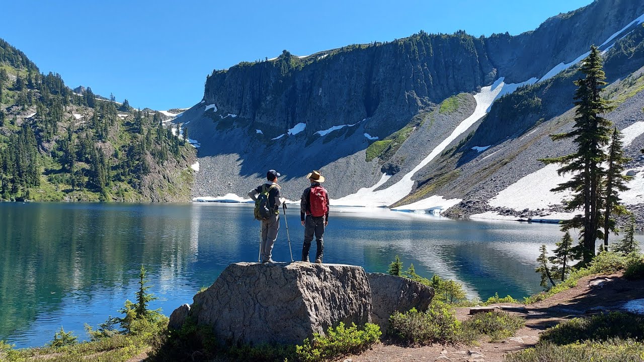 Chain lake loop trail, Washington, USA