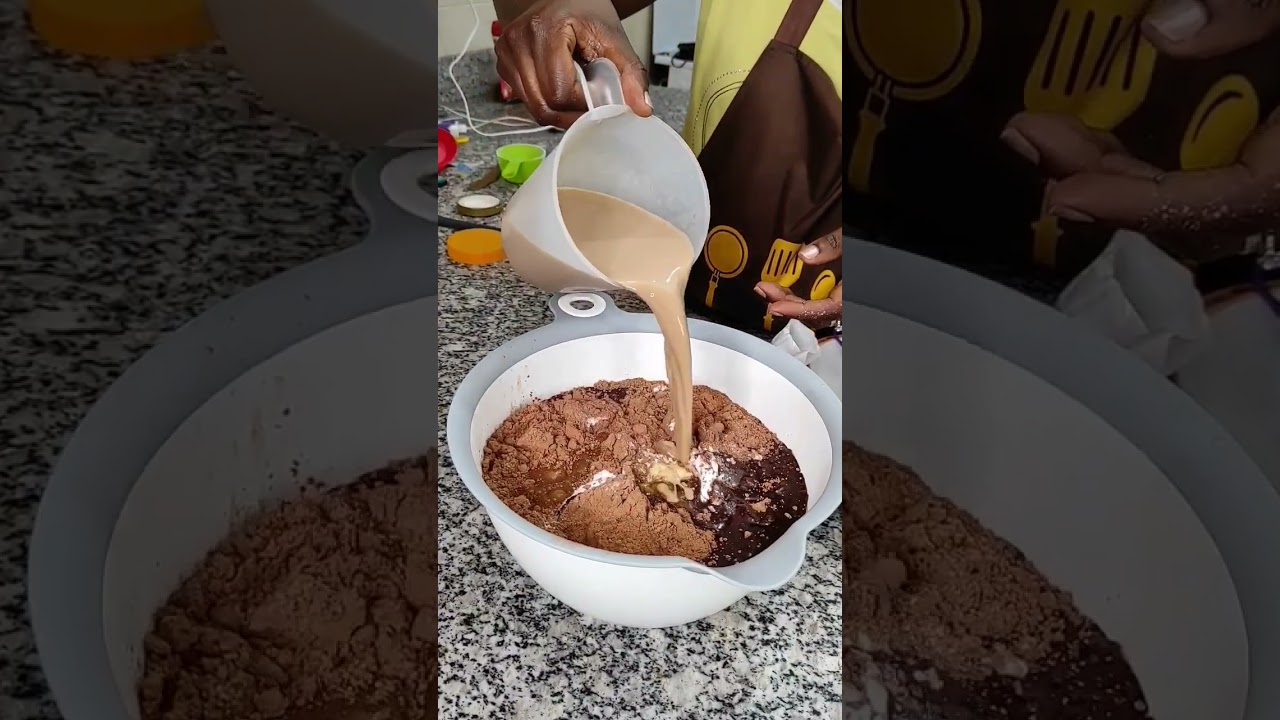 How To Make An Easy, Delicious Chocolate Cake With Only 10 Ingredients!