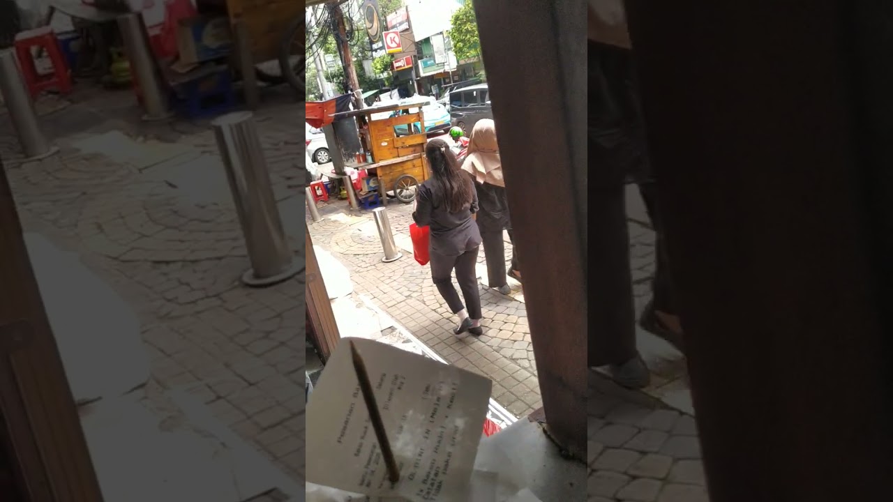 Iga bakar #restaurant #igabakar #baksorusuk #viral #beranda 