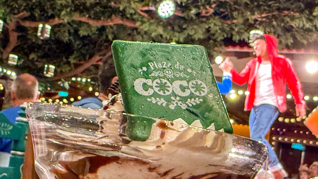 Disney Treasure - Plaza de Coco First Dinner Show Santa Cecelia Mariachi Plaza - Disney Cruise Line