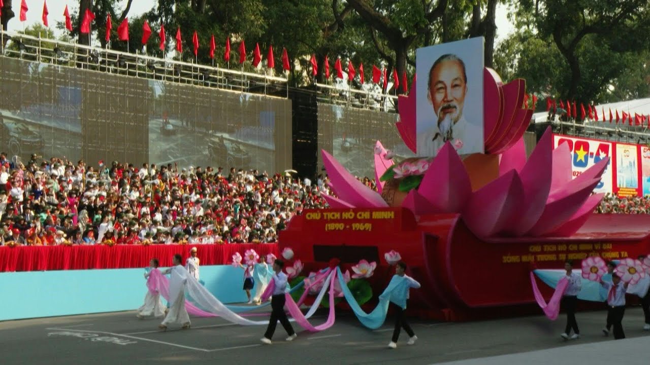 Vietnam celebra con un gran desfile militar los 50 años de la toma de Saigón | AFP