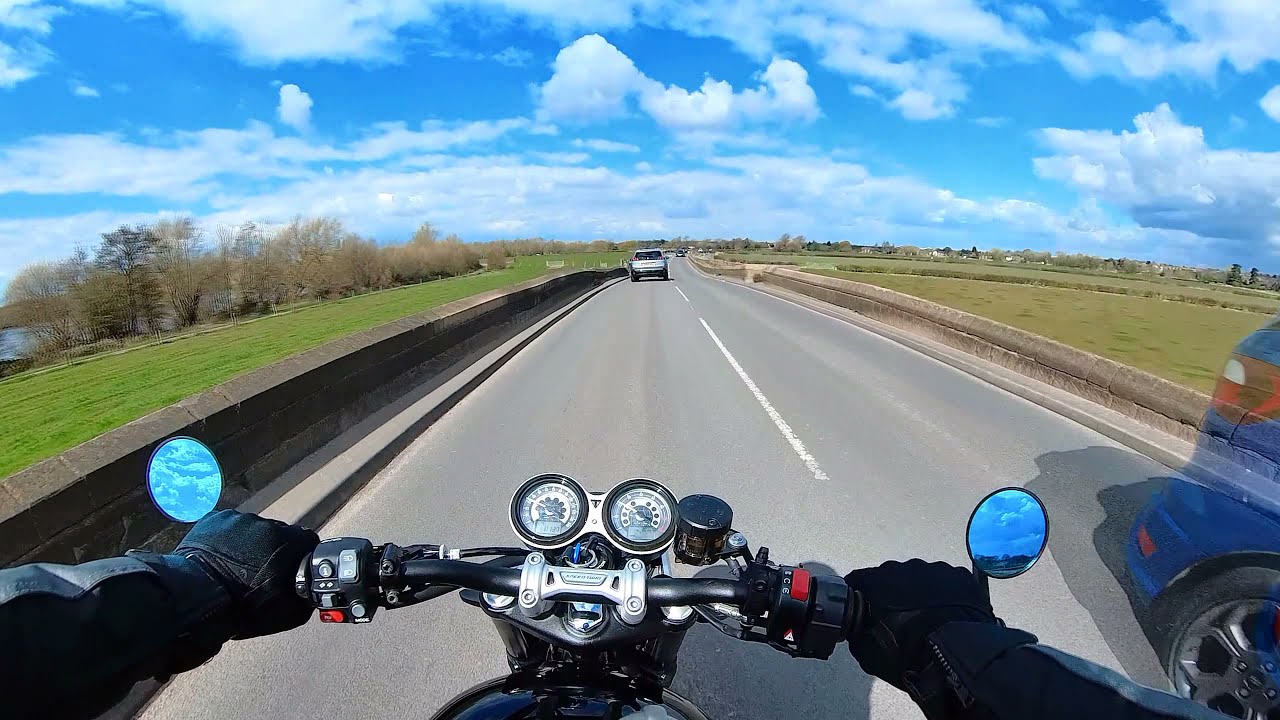 Swarkestone Bridge in 60 seconds. Triumph Speed Twin