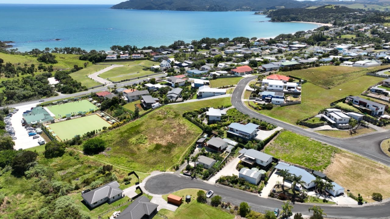 9 Loke Crescent, Coopers Beach, 2026