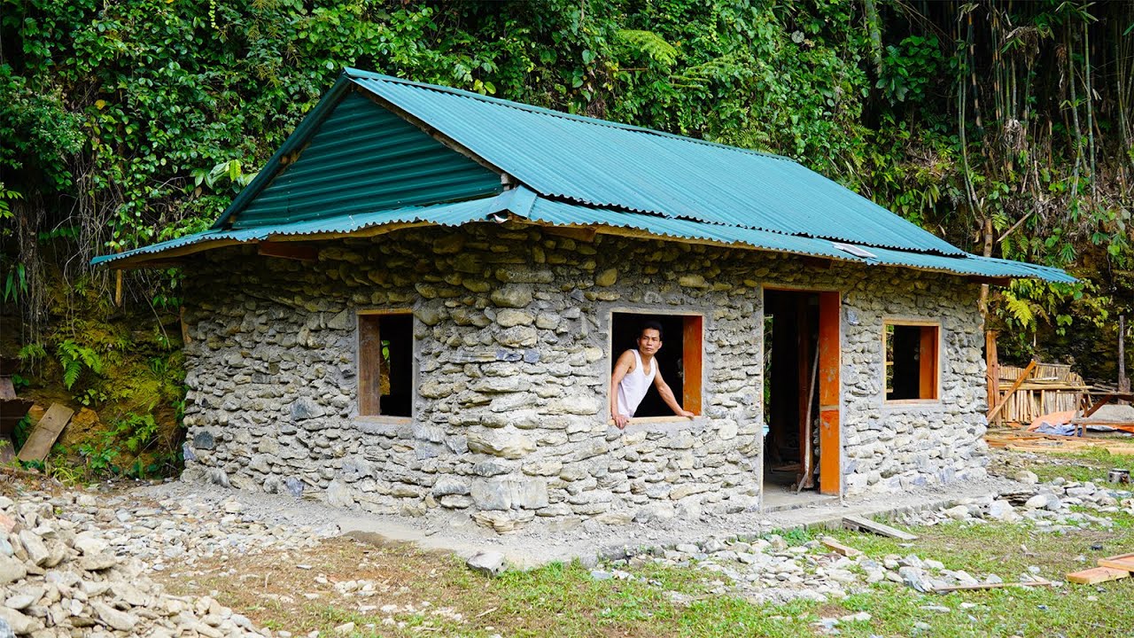 CEO Leaves the City for the Forest, Builds a Stone House to Live Free in Nature