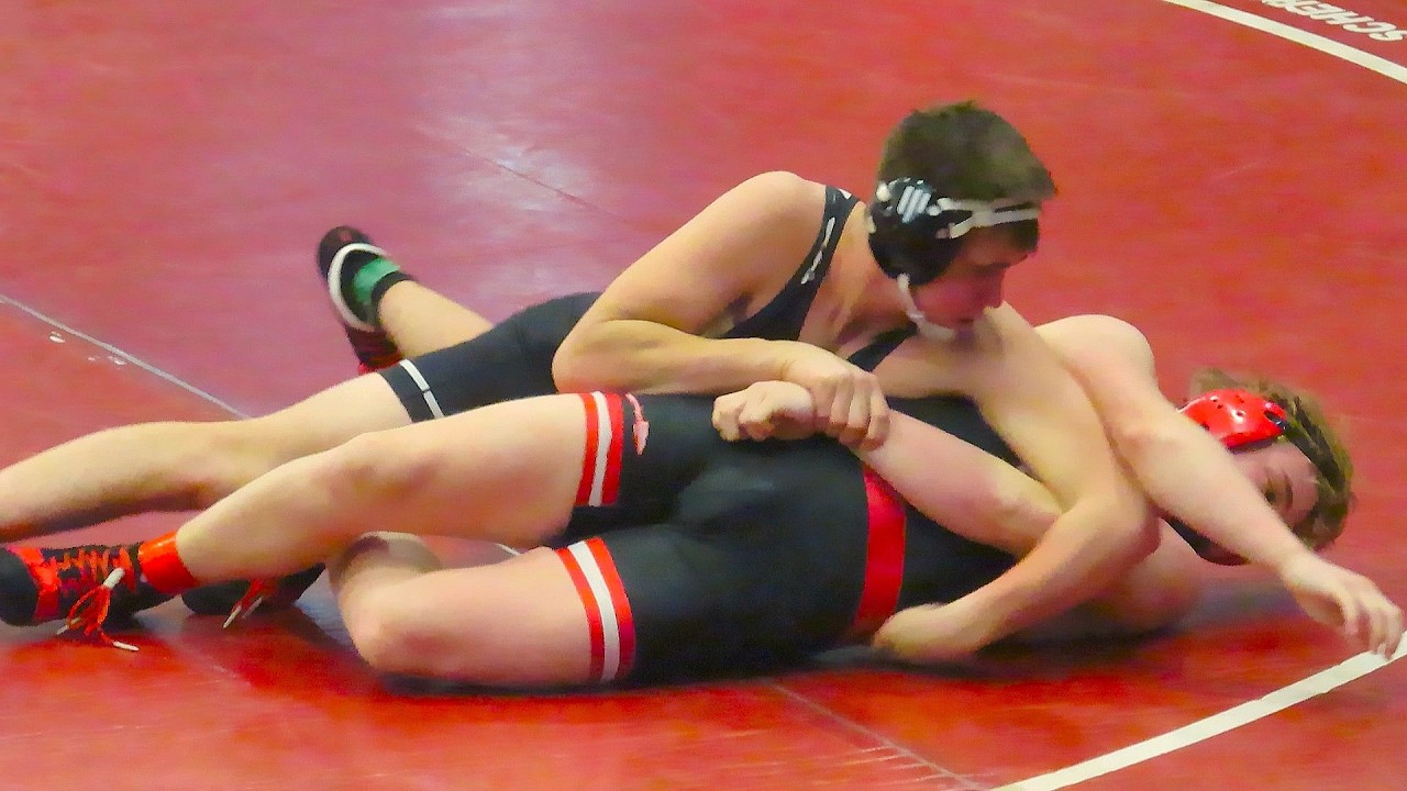 190 #1 Clark Carpenter, Liberty Wentzville over #3 Cole Theobald, Fox