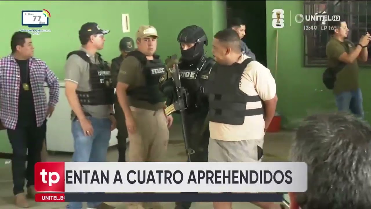 Con una sonrisa, así apareció hermanastra de Sebastián Marset durante presentación de aprehendidos