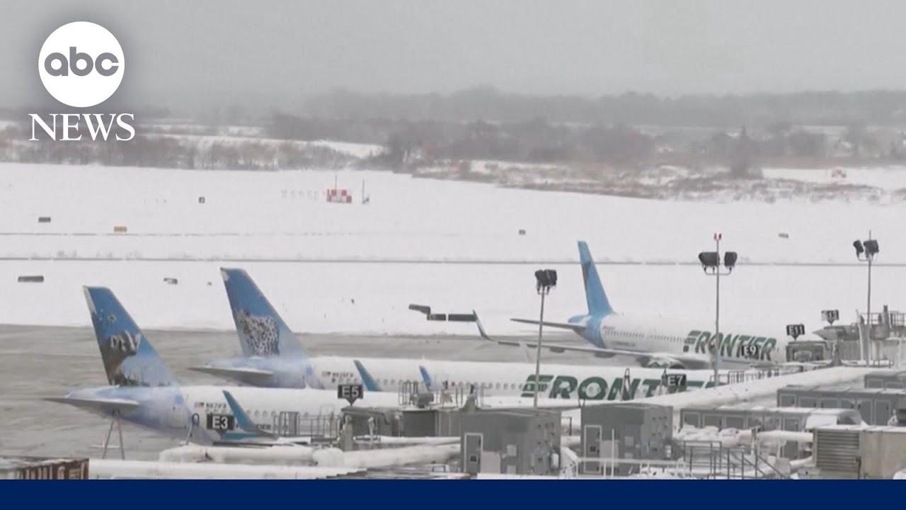 Monster blizzard paralyzes travel, causes more than 11,000 flight cancellations
