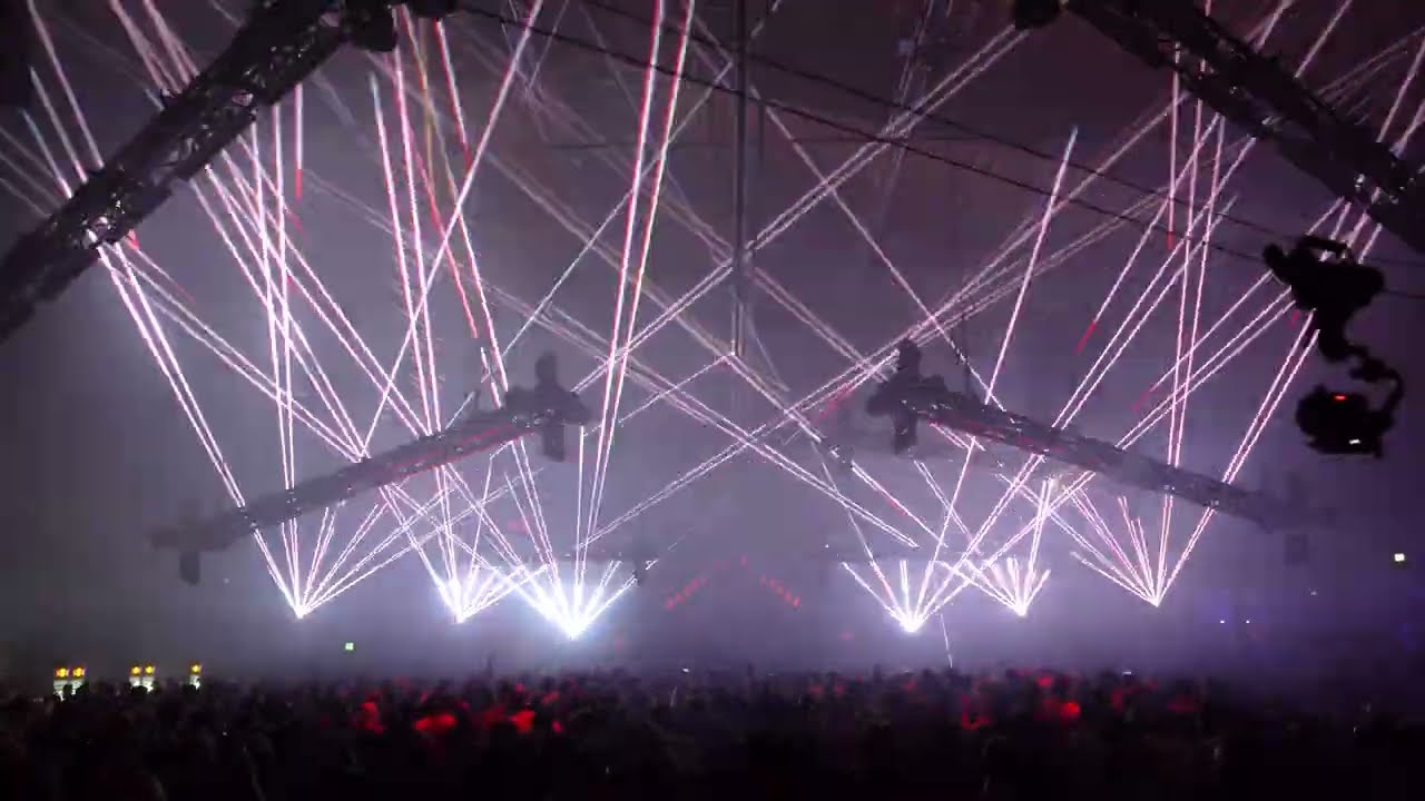 Festival with Showcontroller software control, Laserworld PL-30.000RGB Lasers and MadLaser mapping