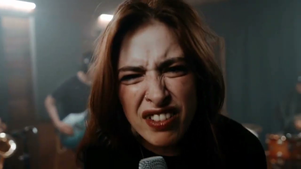 Fialové šaty 