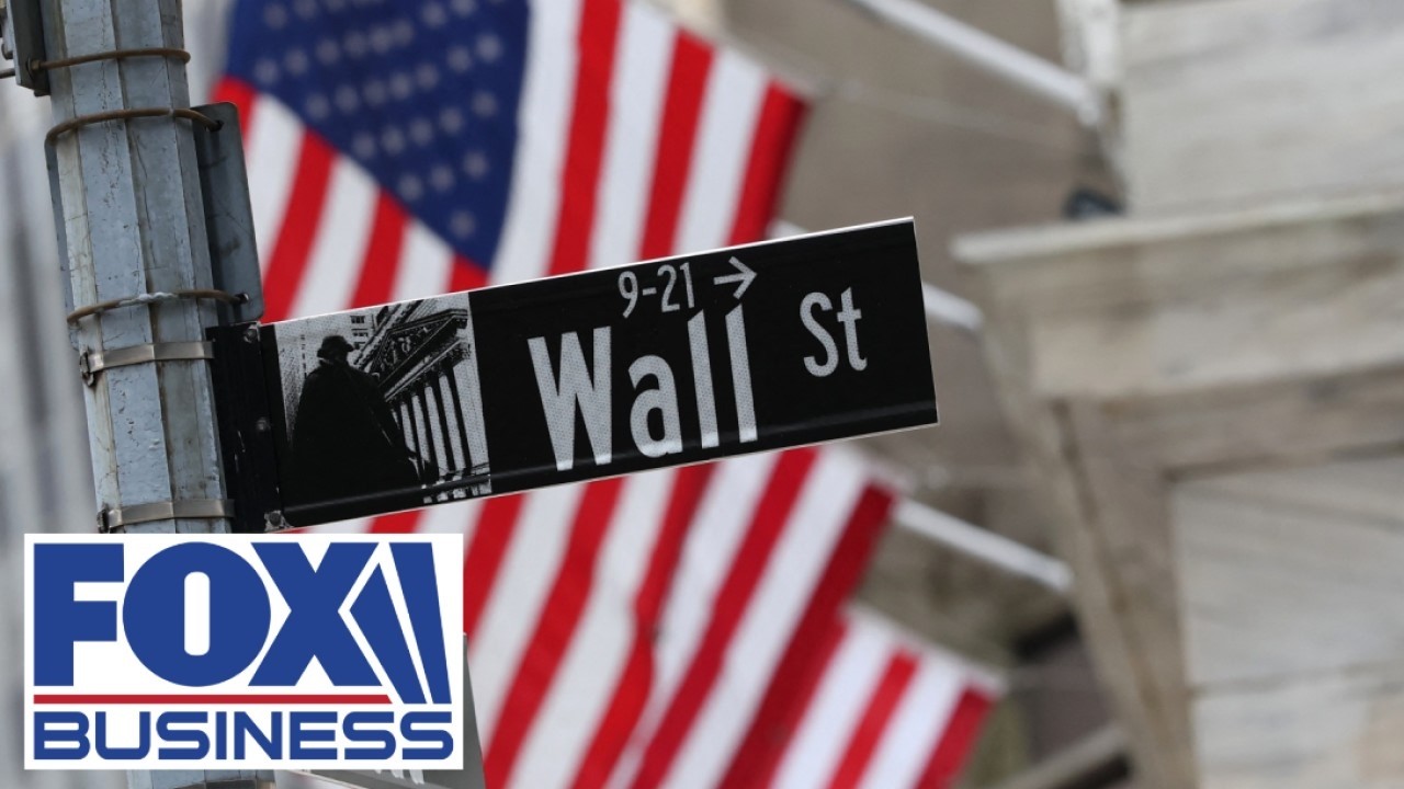 Investors are WRESTLING with this, expert reveals