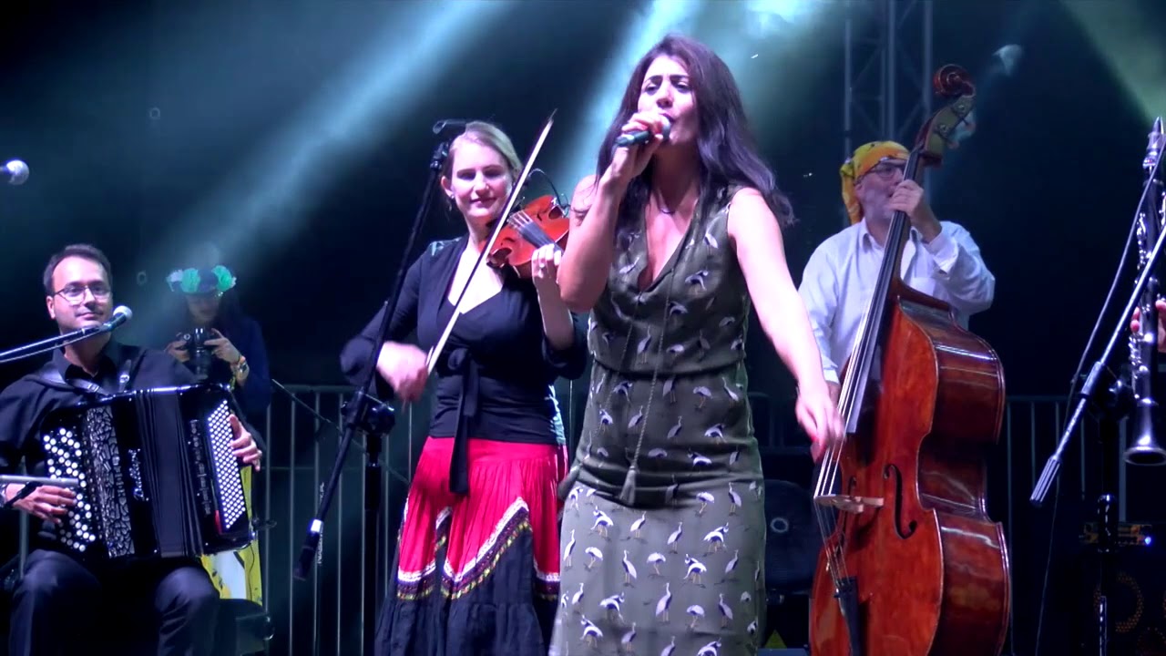 ESMERA MIN She'Koyokh