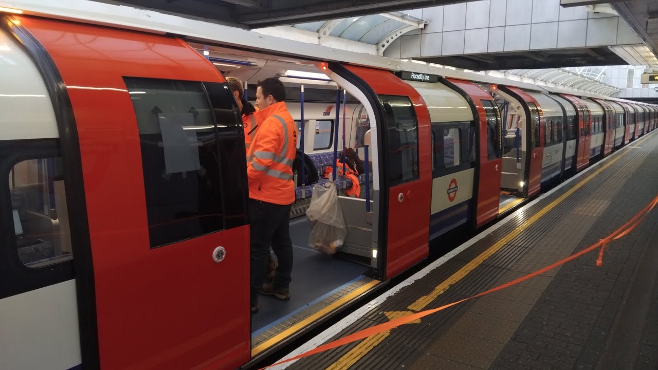 Piccadilly Line - New 2024 Stock - (702) - (38062) - Test Run at Hammersmith Station - 17/01/2026