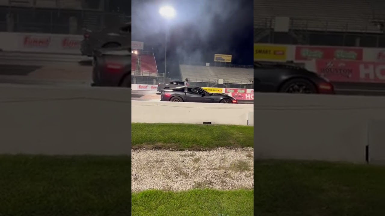 C6 Z06 VS Hellcat