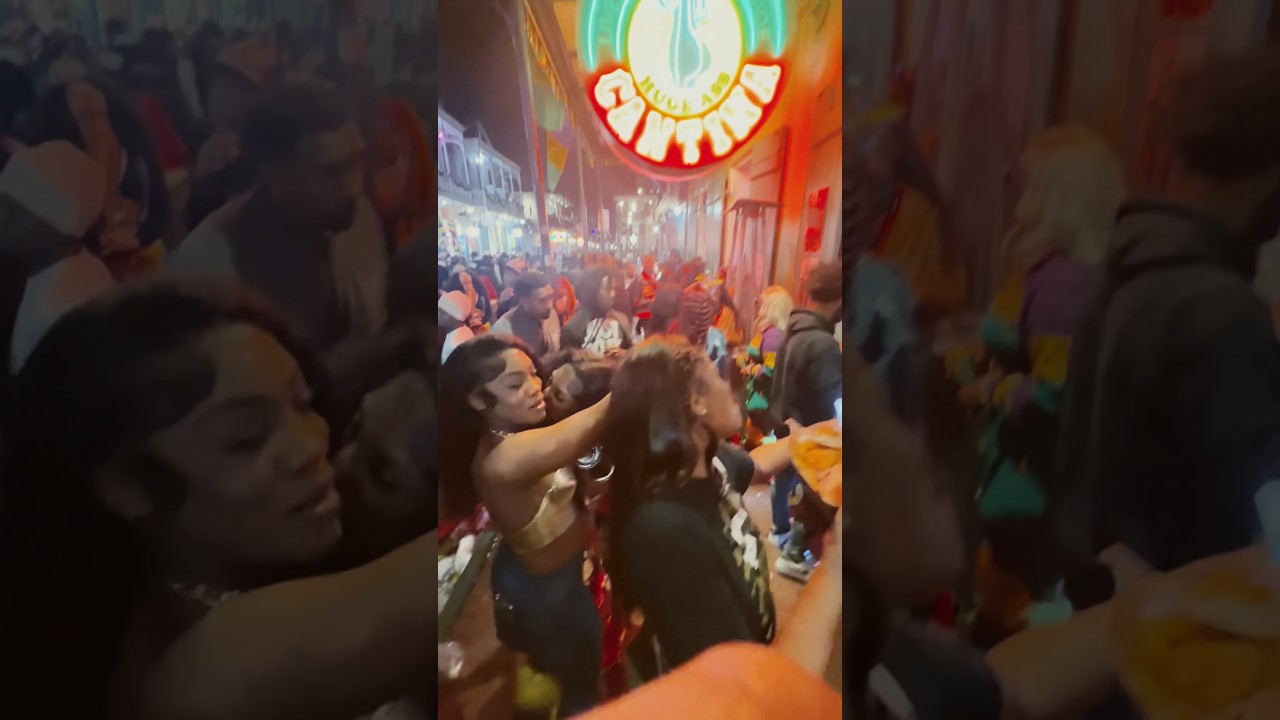 Mardi gras 2024 bourbon street #mardigras #carnaval #neworleans