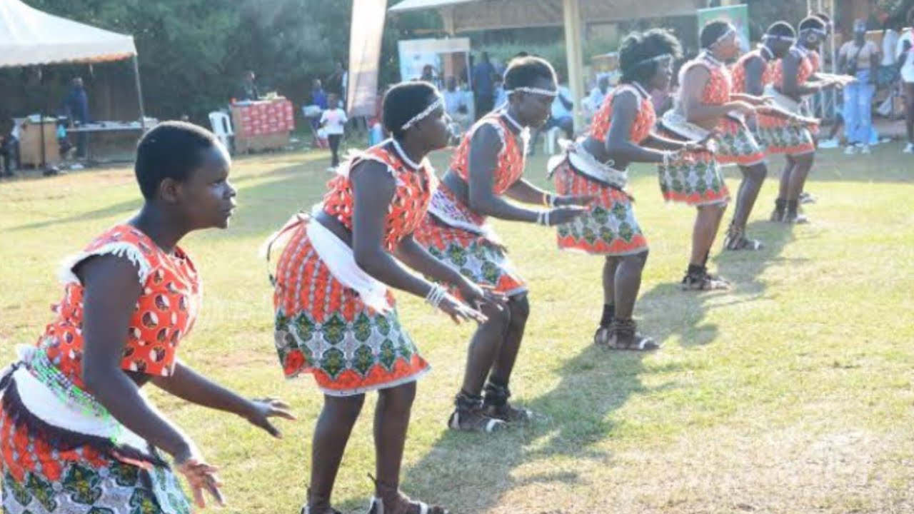 This is what Acholi People can do at Ndere Cultural Center @simpogladys123 @africannyako  come