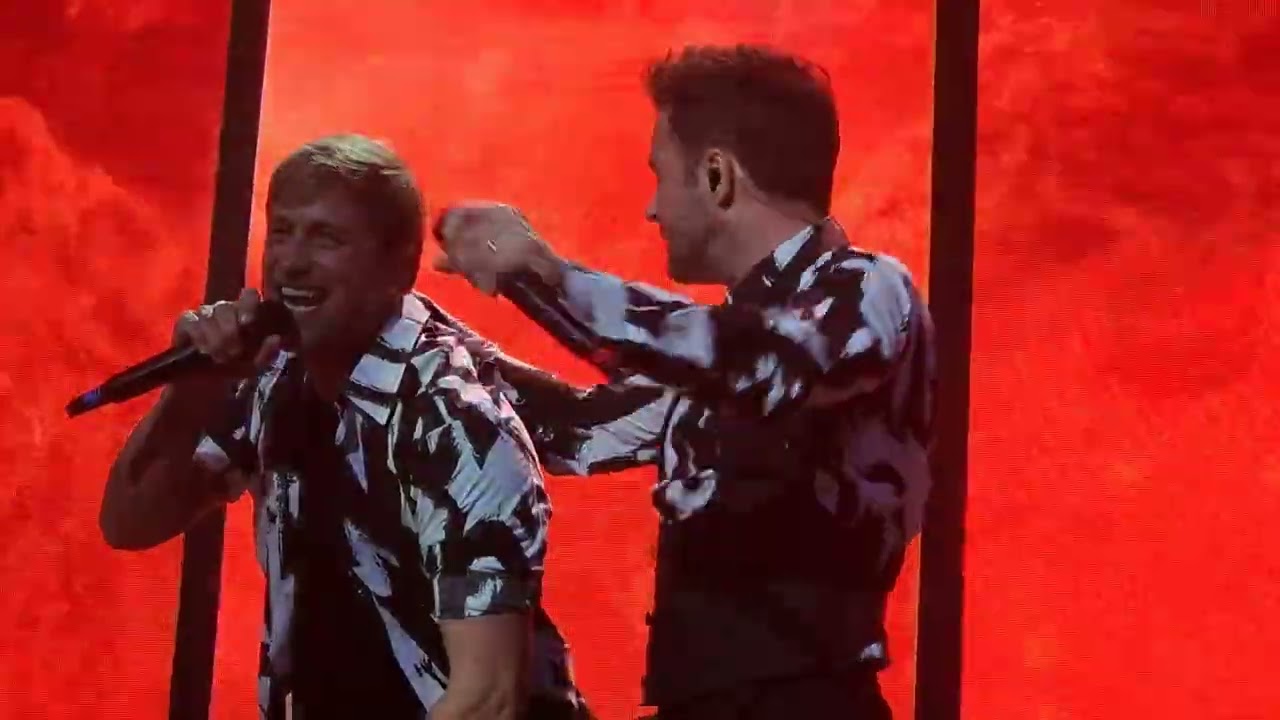 Westlife Wild Dreams Tour - When You're Looking Like That