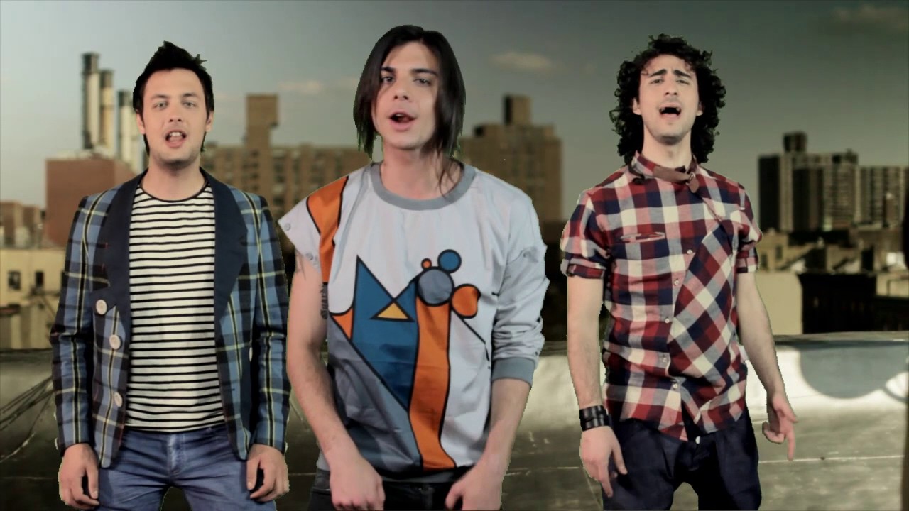 Τριημιτόνιο - Η ζωή τα `χει μ΄ άλλον | Triimitonio - I zoi ta exei me allon - Official Video Clip