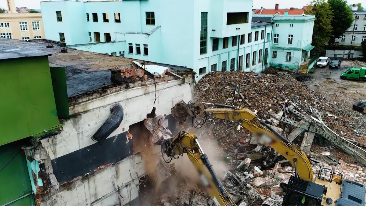 Marian musiał wgryźć się szczęką w budynek [Wyburzacze]