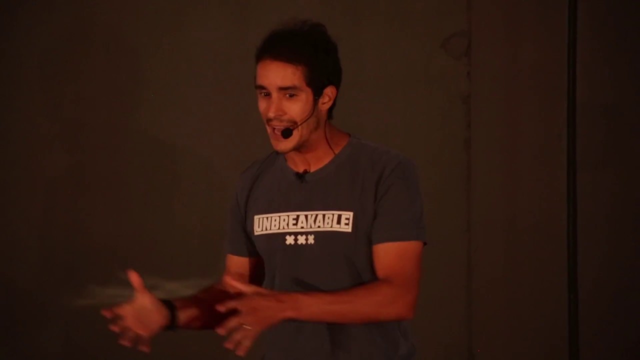 A internet e a era de ouro do empreendedorismo | Raphael Avellar | TEDxUNISUAM