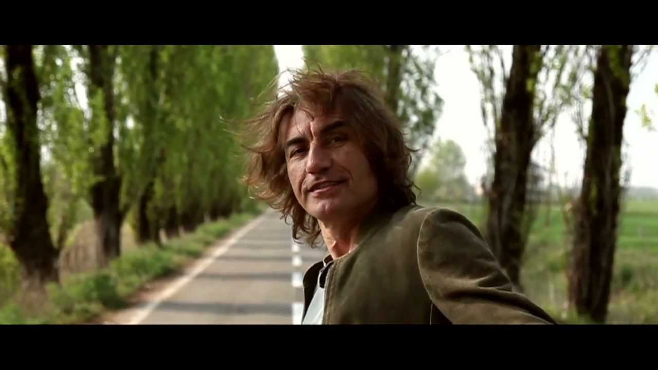 Luciano Ligabue: IL RUMORE DEI BACI A VUOTO: il booktrailer