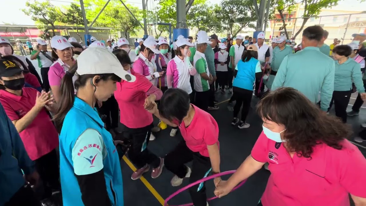 穿越時空團康競賽：林邊鄉鄉運村民趣味競賽，熊麻吉活動團隊五小時完成十三項競賽活動全場主持帶領，成為全台最專業及唯一只專注於團康遊戲、趣味競賽帶領商家（公司）