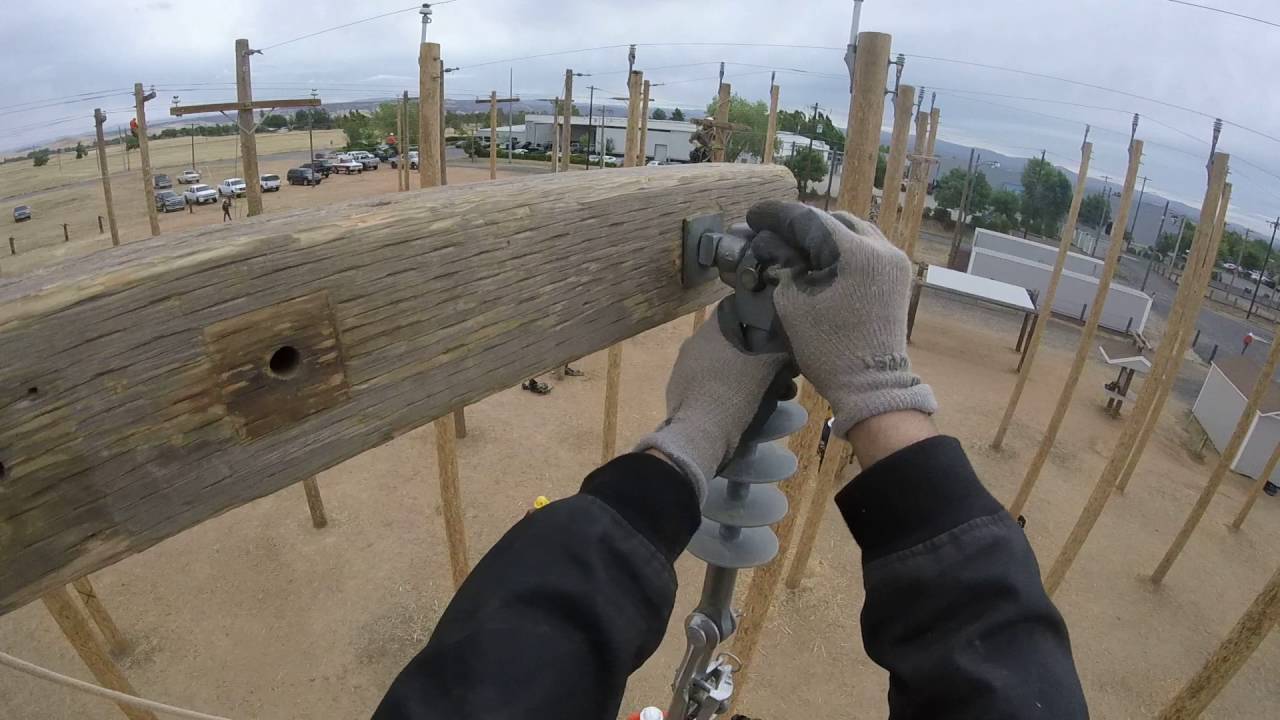 Northwest Lineman College - Double Crossarm Changeout